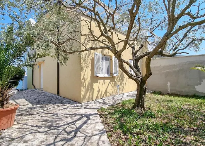 3 * Crveni Vrh