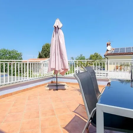 Apartman 3 Crveni Vrh